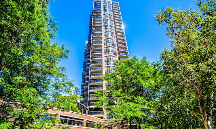 805-33 Sheppard Avenue E