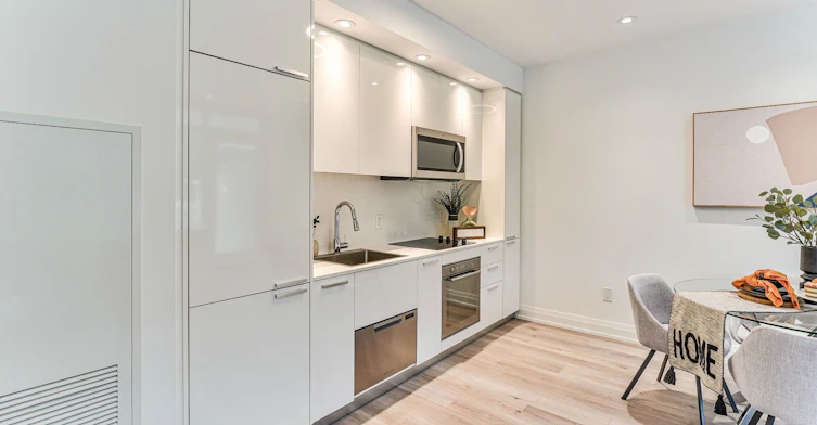 TH105-75 Canterbury Place, Toronto, ON, M2N 0L2 - 14