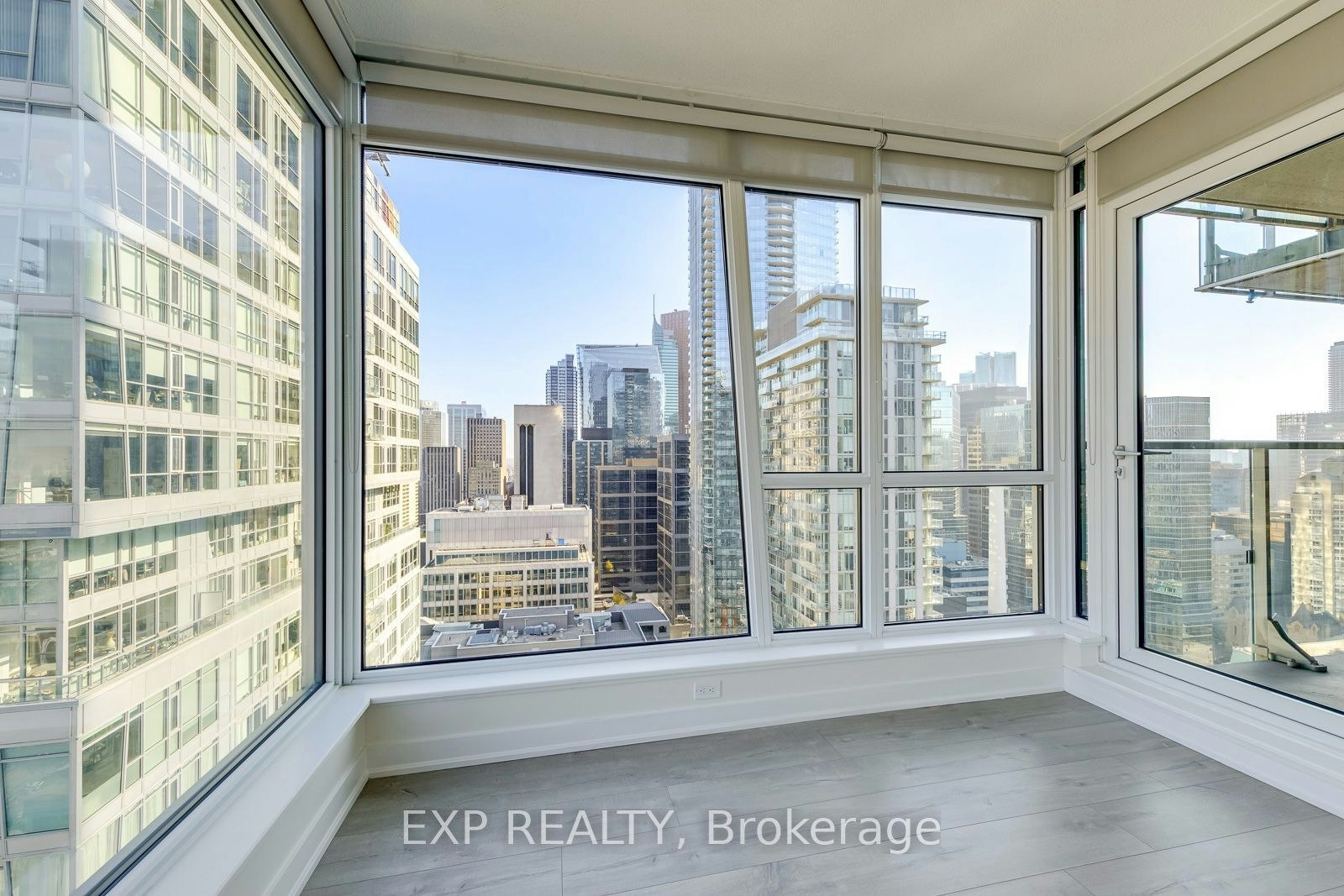 2702-30 Nelson Street E, Toronto, ON, M5V 0H5 - 17