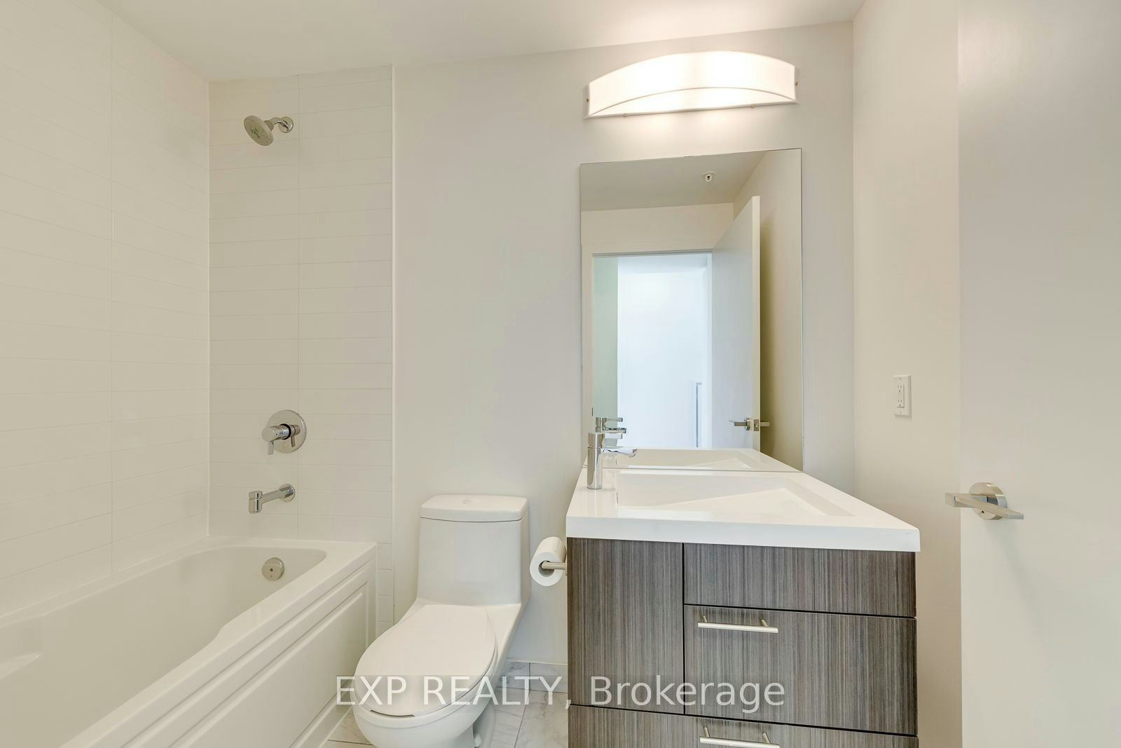2702-30 Nelson Street E, Toronto, ON, M5V 0H5 - 31