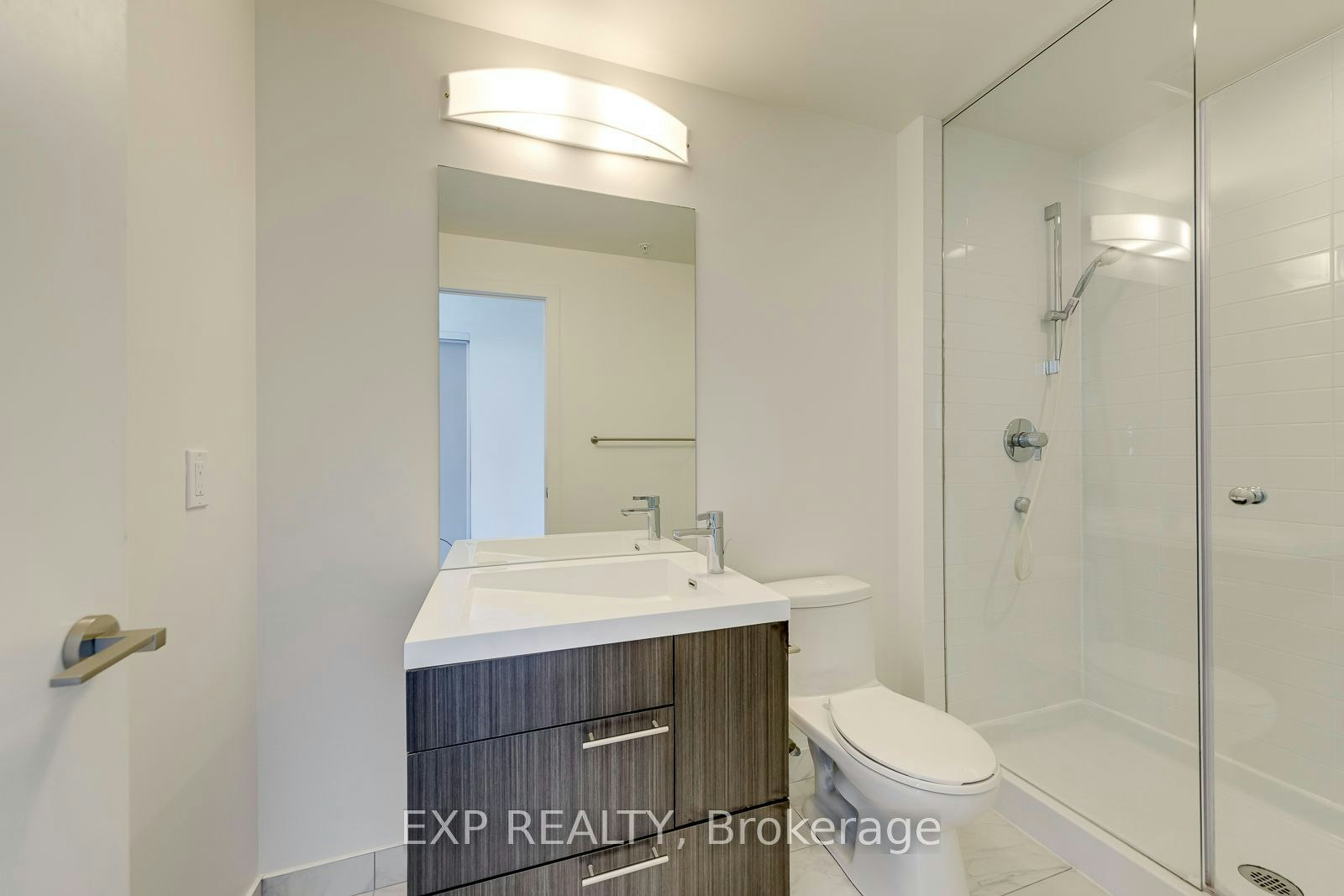 2702-30 Nelson Street E, Toronto, ON, M5V 0H5 - 27