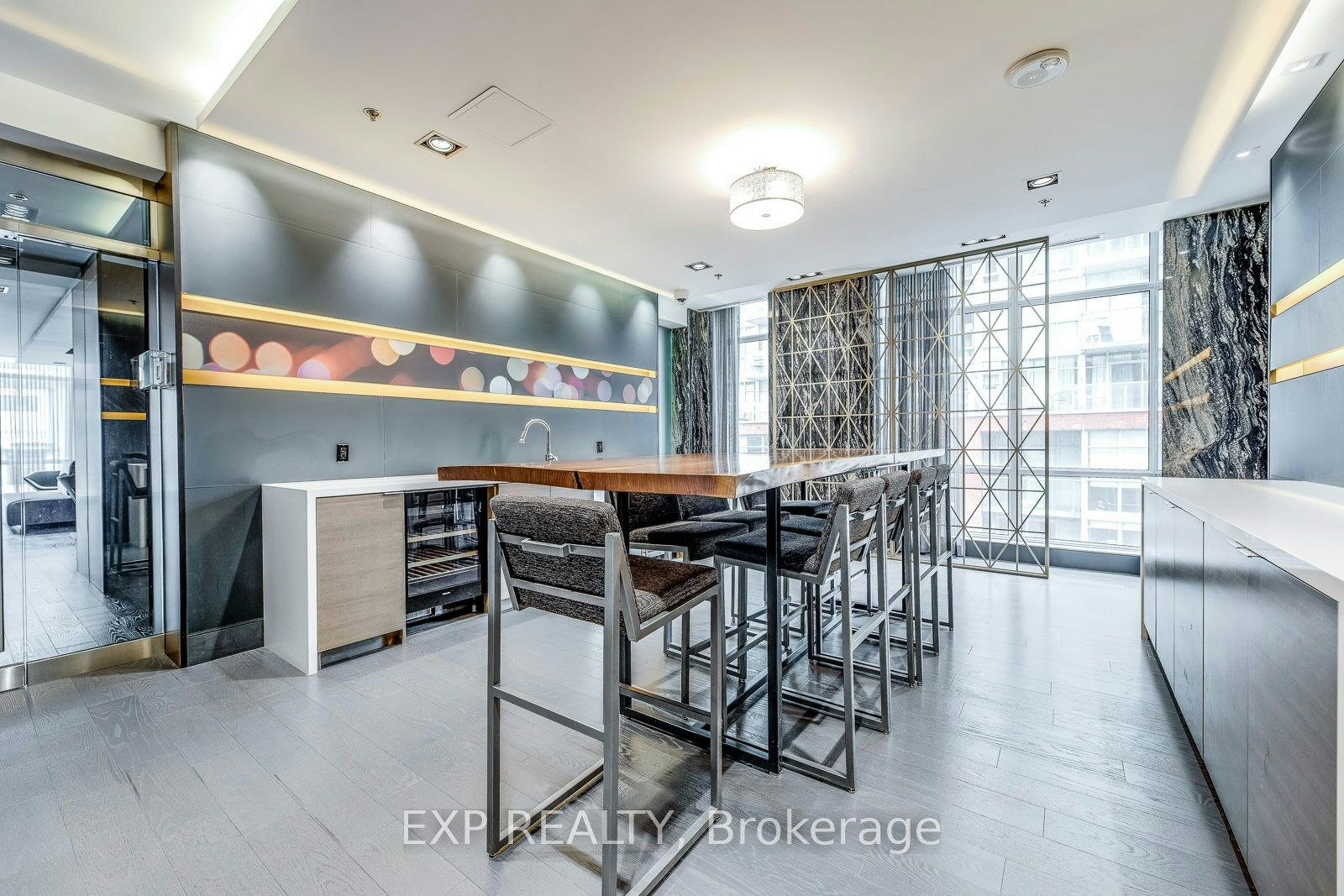 2702-30 Nelson Street E, Toronto, ON, M5V 0H5 - 36