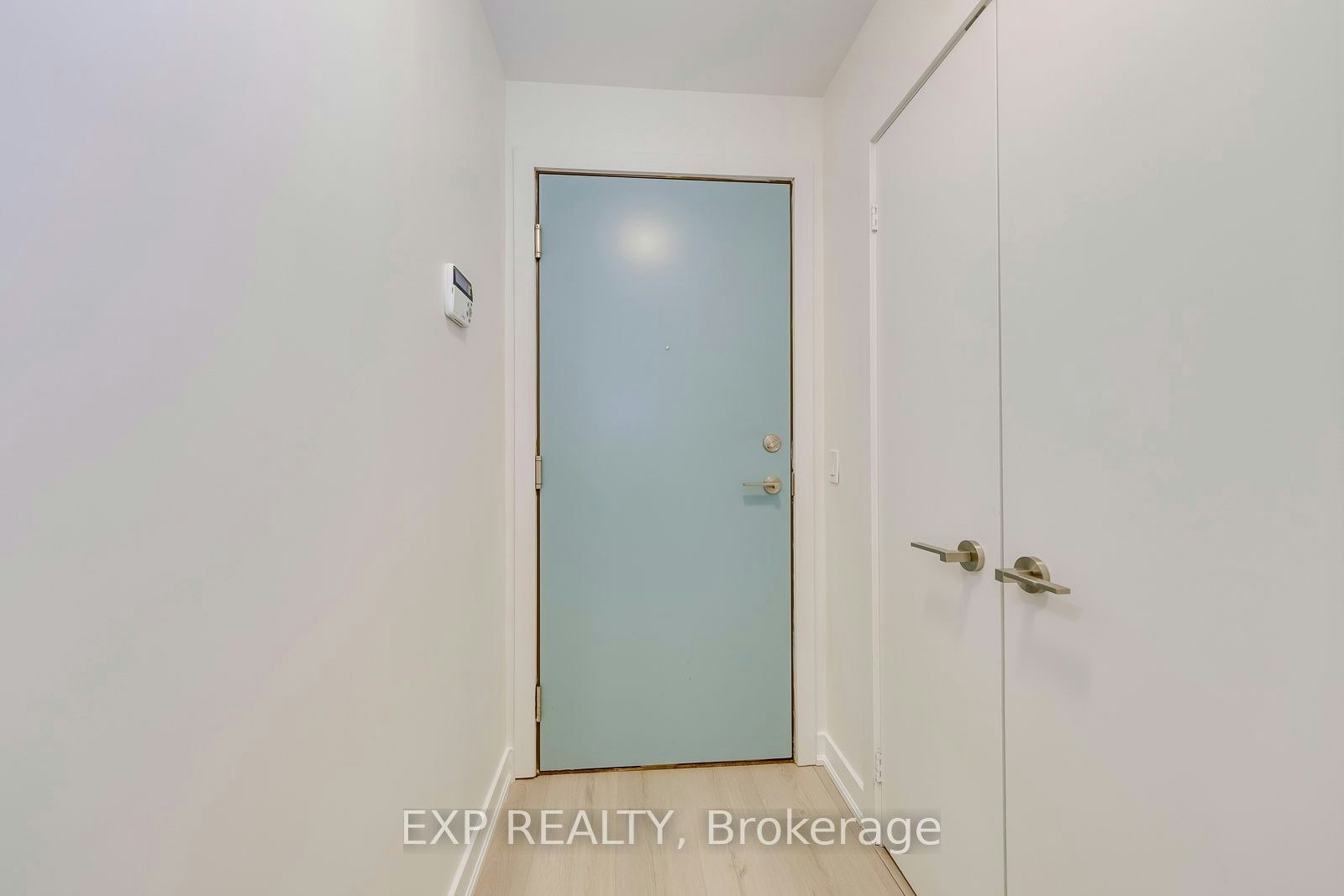 2702-30 Nelson Street E, Toronto, ON, M5V 0H5 - 8