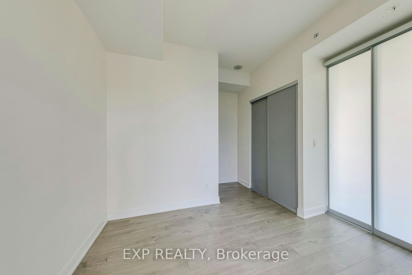 2702-30 Nelson Street E, Toronto, ON, M5V 0H5 - 26