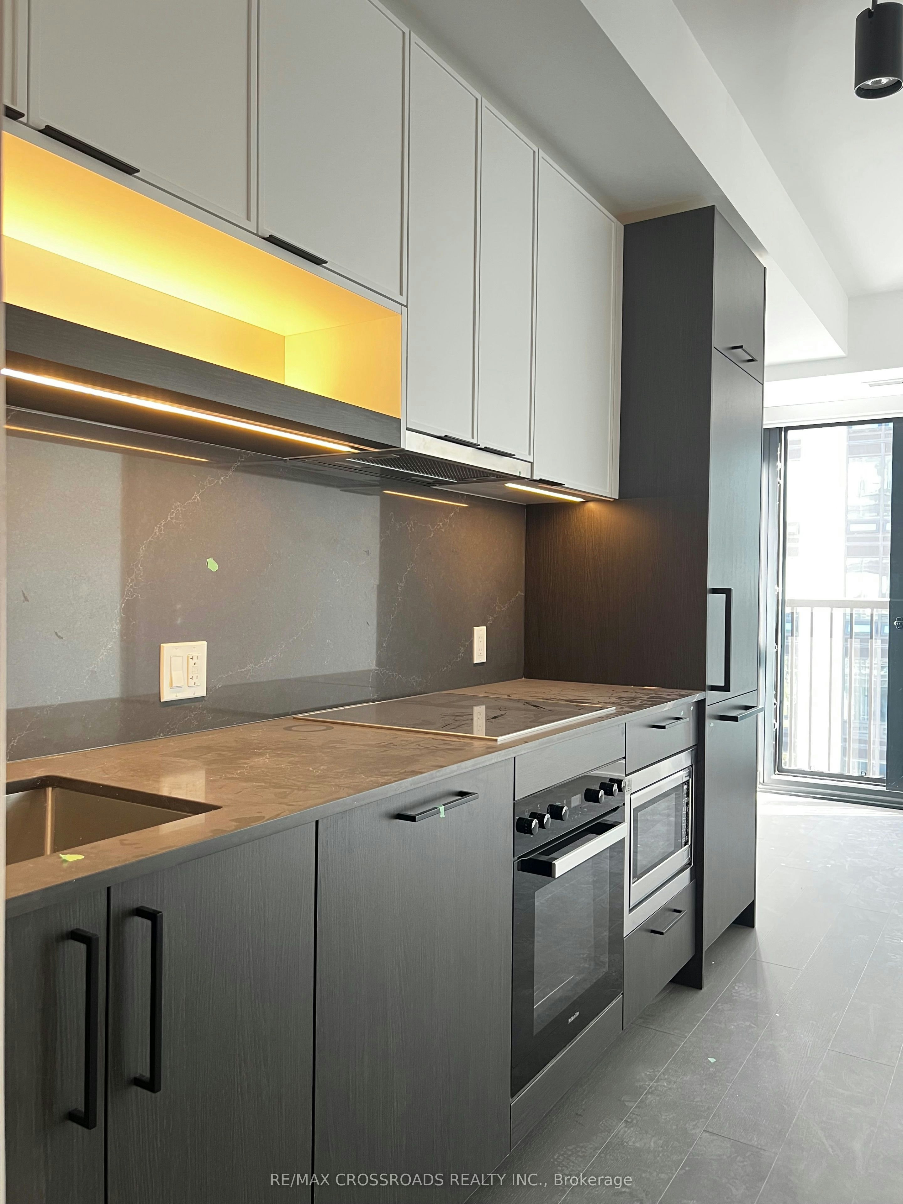 1909-91 Montclair Avenue, Toronto, ON, M5P 1P5 - 4
