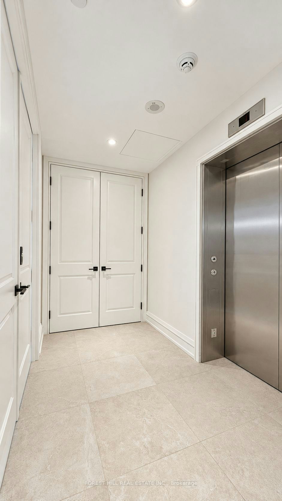 5B-2010 Bathurst Street, Toronto, ON, M5P 0A8