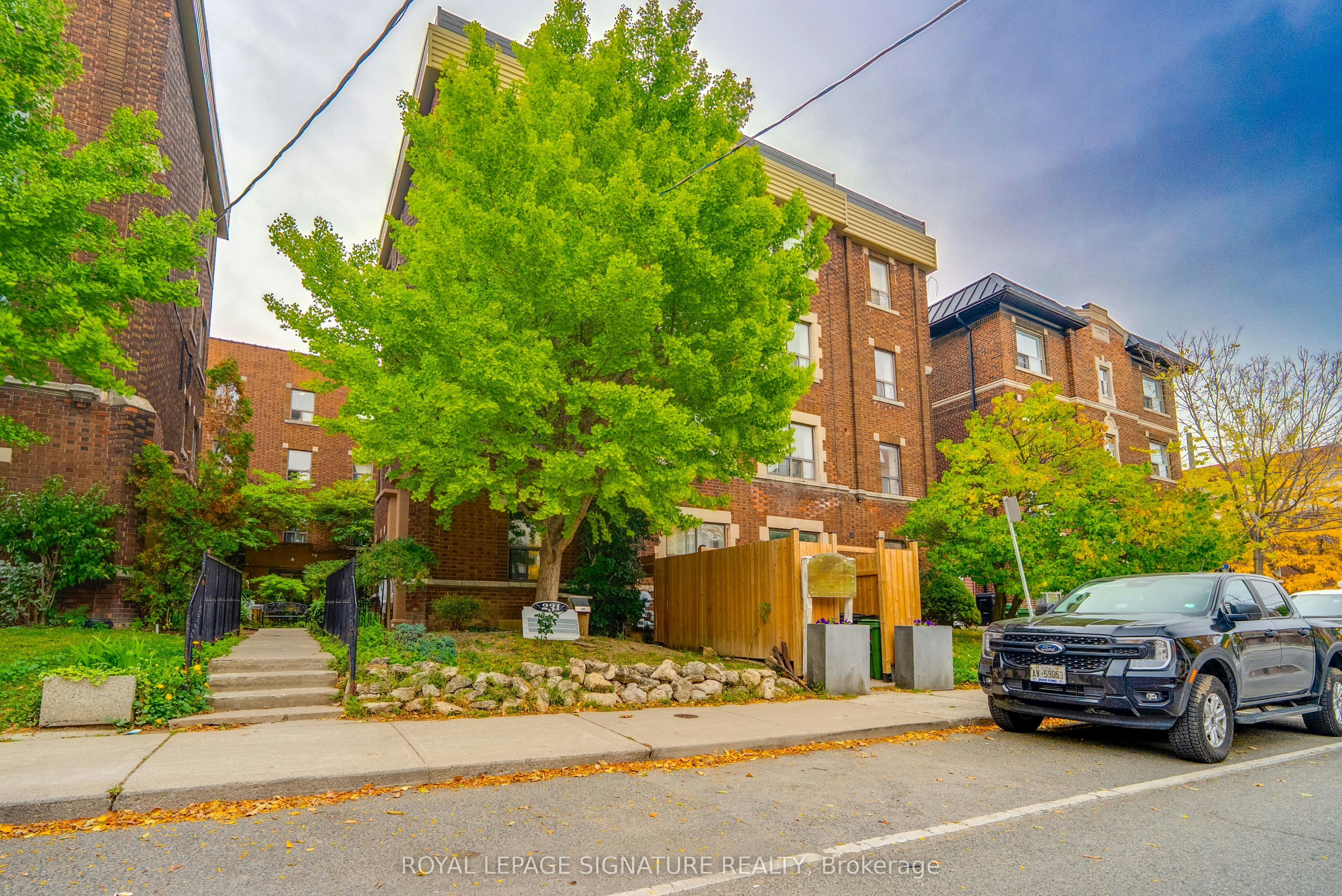 C1-231 Vaughan Road, Toronto, ON, M6C 2M9 - 9
