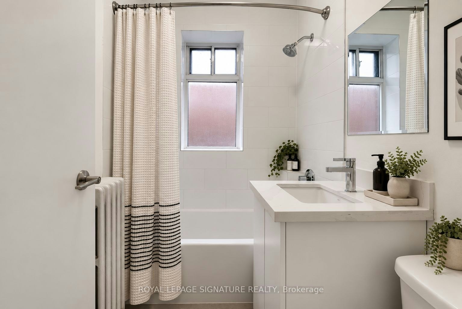 B12-231 Vaughan Road, Toronto, ON, M6C 2M9 - 4