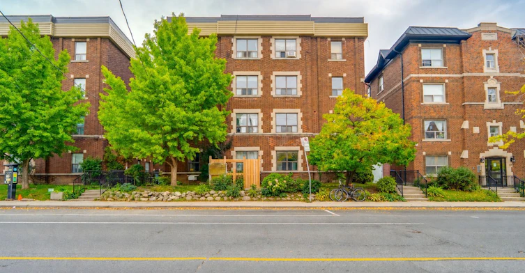 B12-231 Vaughan Road, Toronto, ON, M6C 2M9 - 6