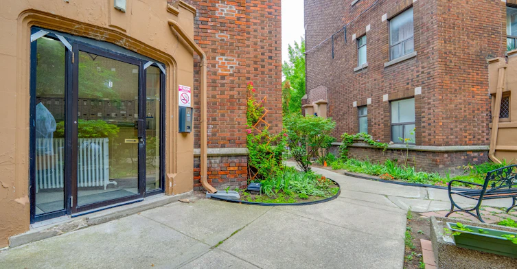 B17-231 Vaughan Road, Toronto, ON, M6C 2M9 - 9
