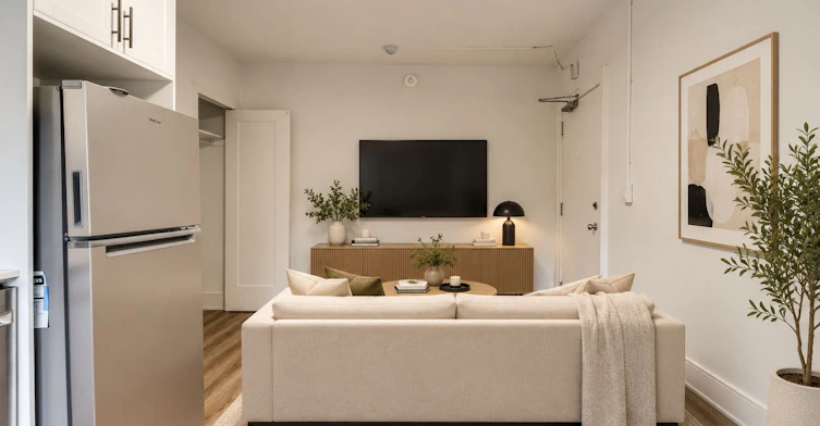 B17-231 Vaughan Road, Toronto, ON, M6C 2M9 - 2