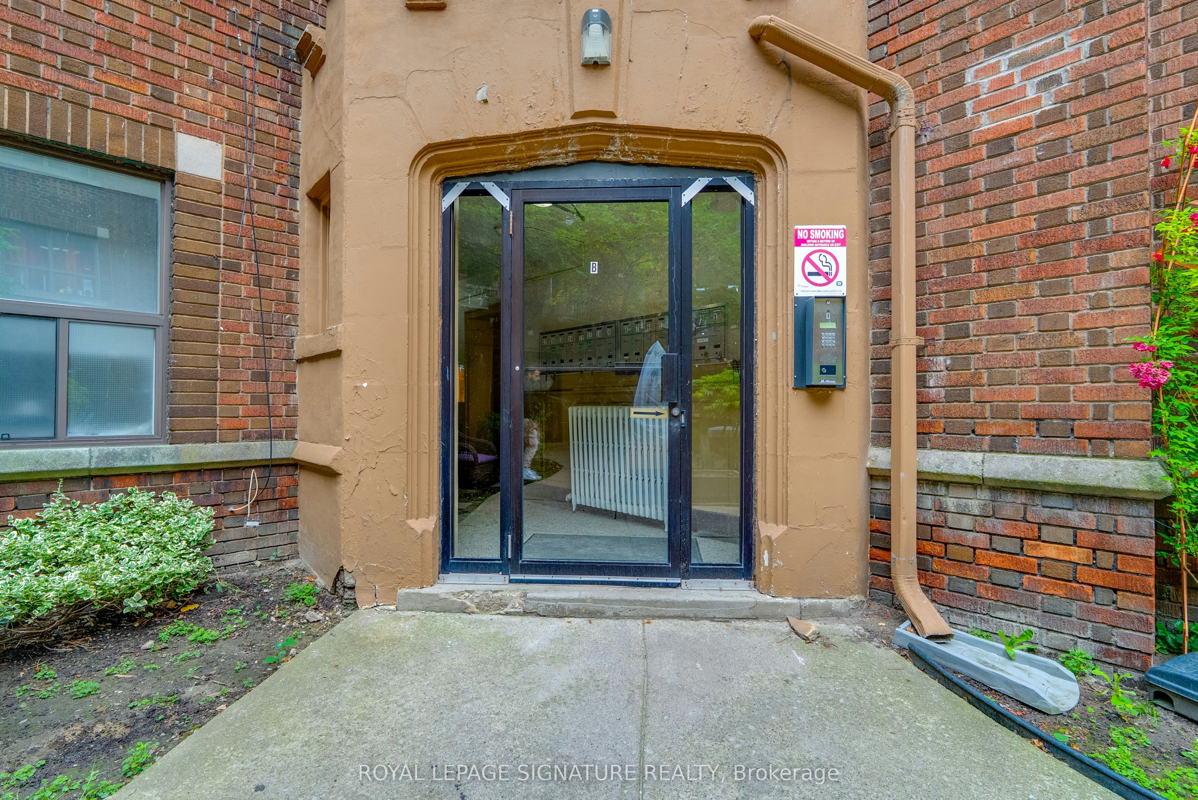 B17-231 Vaughan Road, Toronto, ON, M6C 2M9 - 8