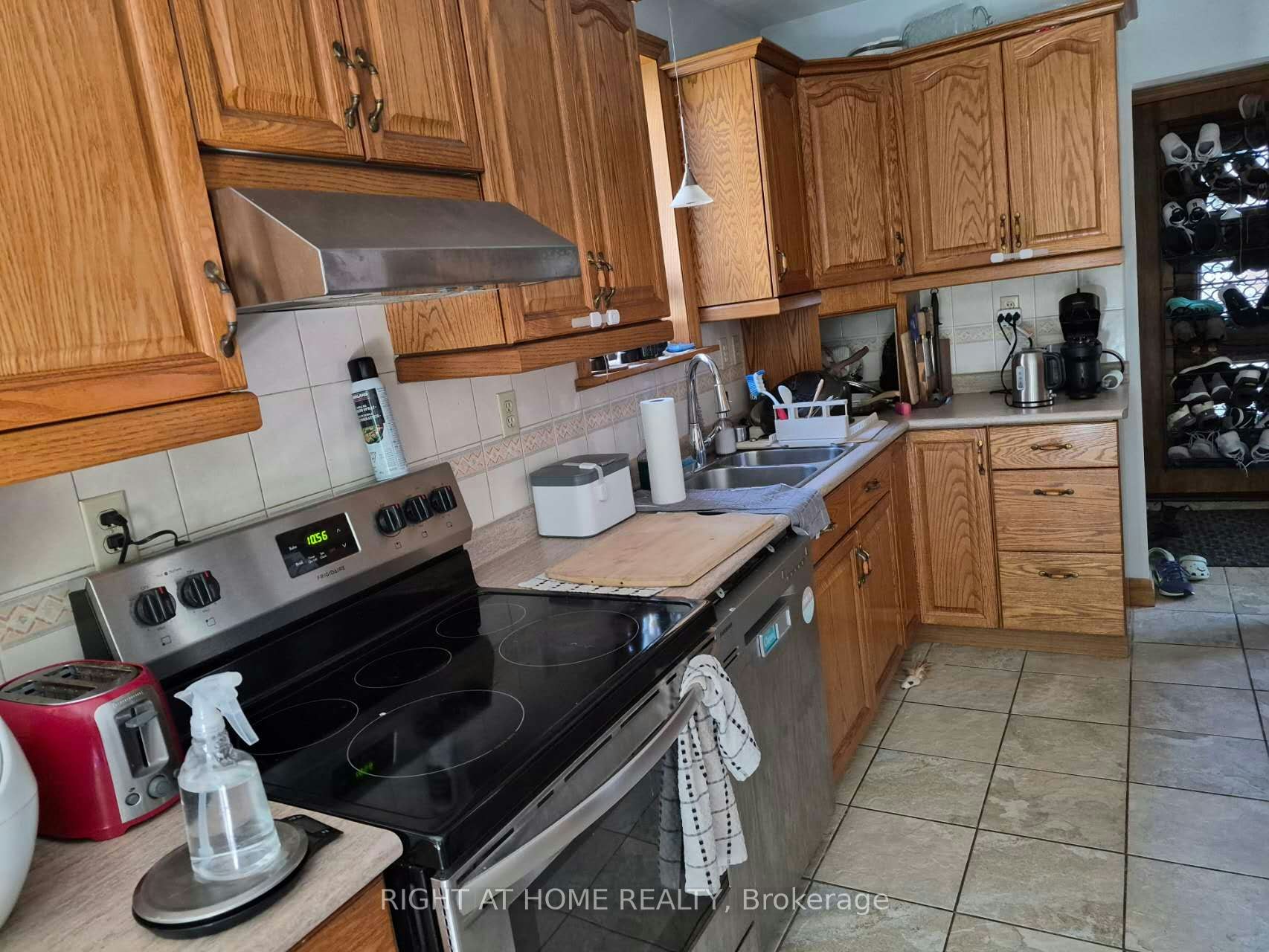 17 Gwendolen Avenue, Toronto, ON, M2N 1A1 - 2