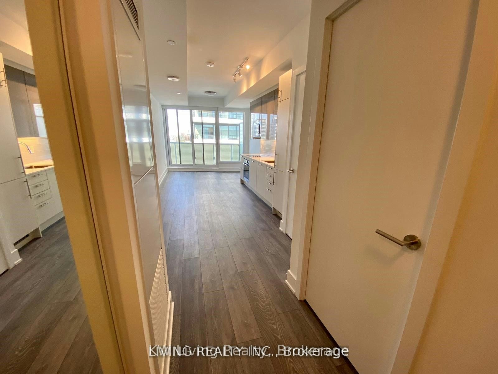 2906-403 Church Street, Toronto, ON, M4Y 0C9 - 4