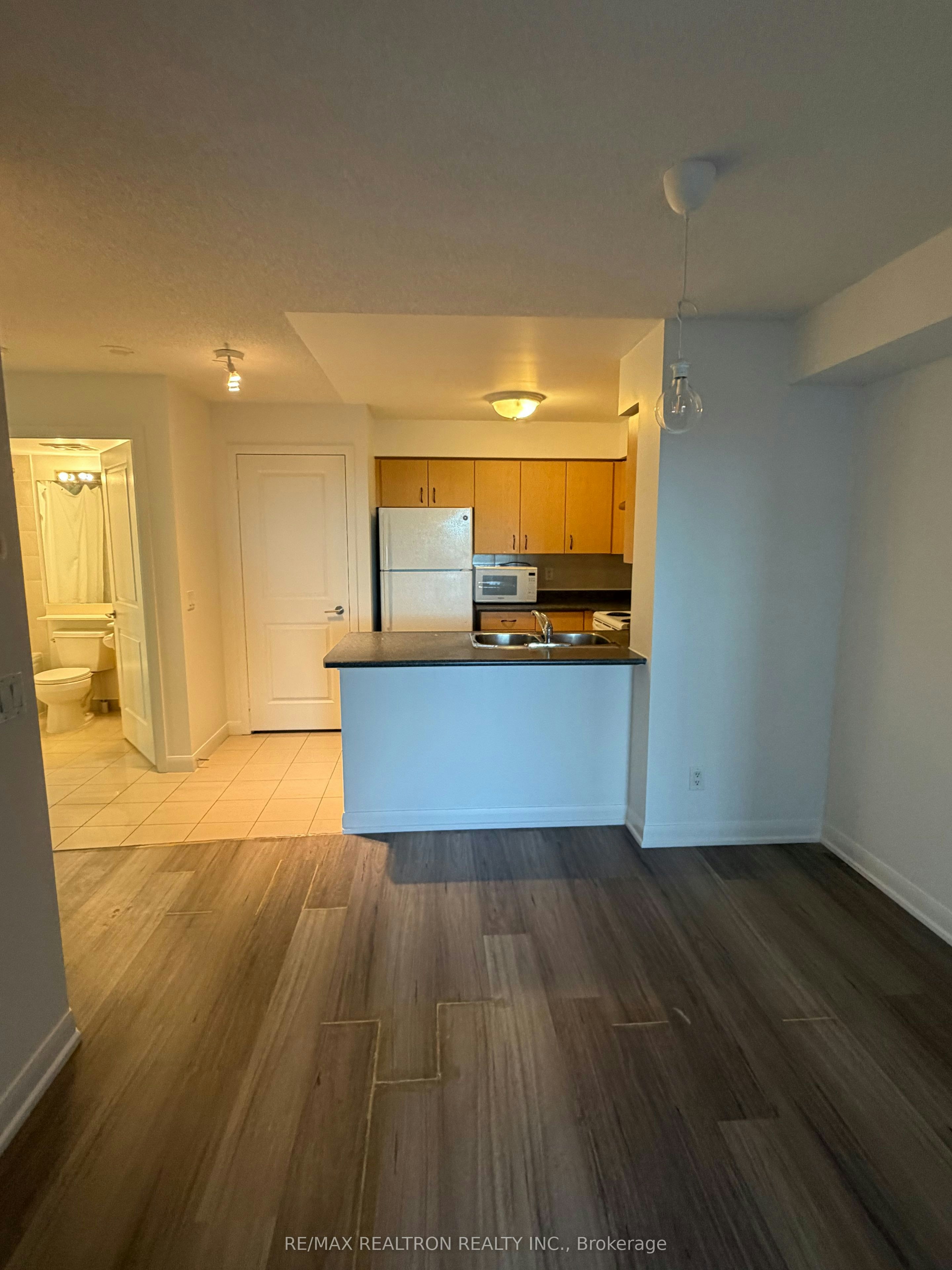 909-4968 Yonge Street, Toronto, ON, M2N 7G9 - 5