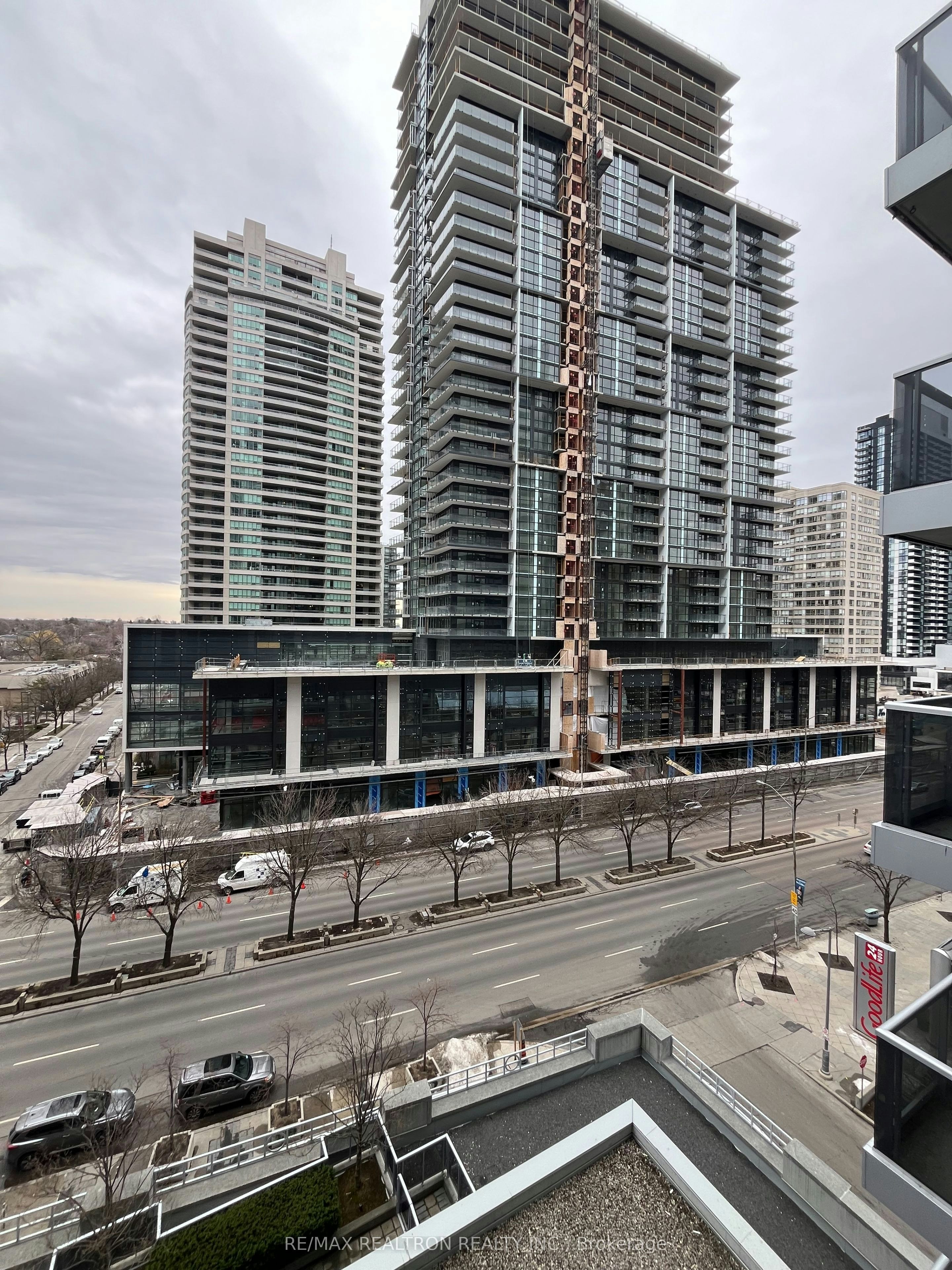 909-4968 Yonge Street, Toronto, ON, M2N 7G9 - 4