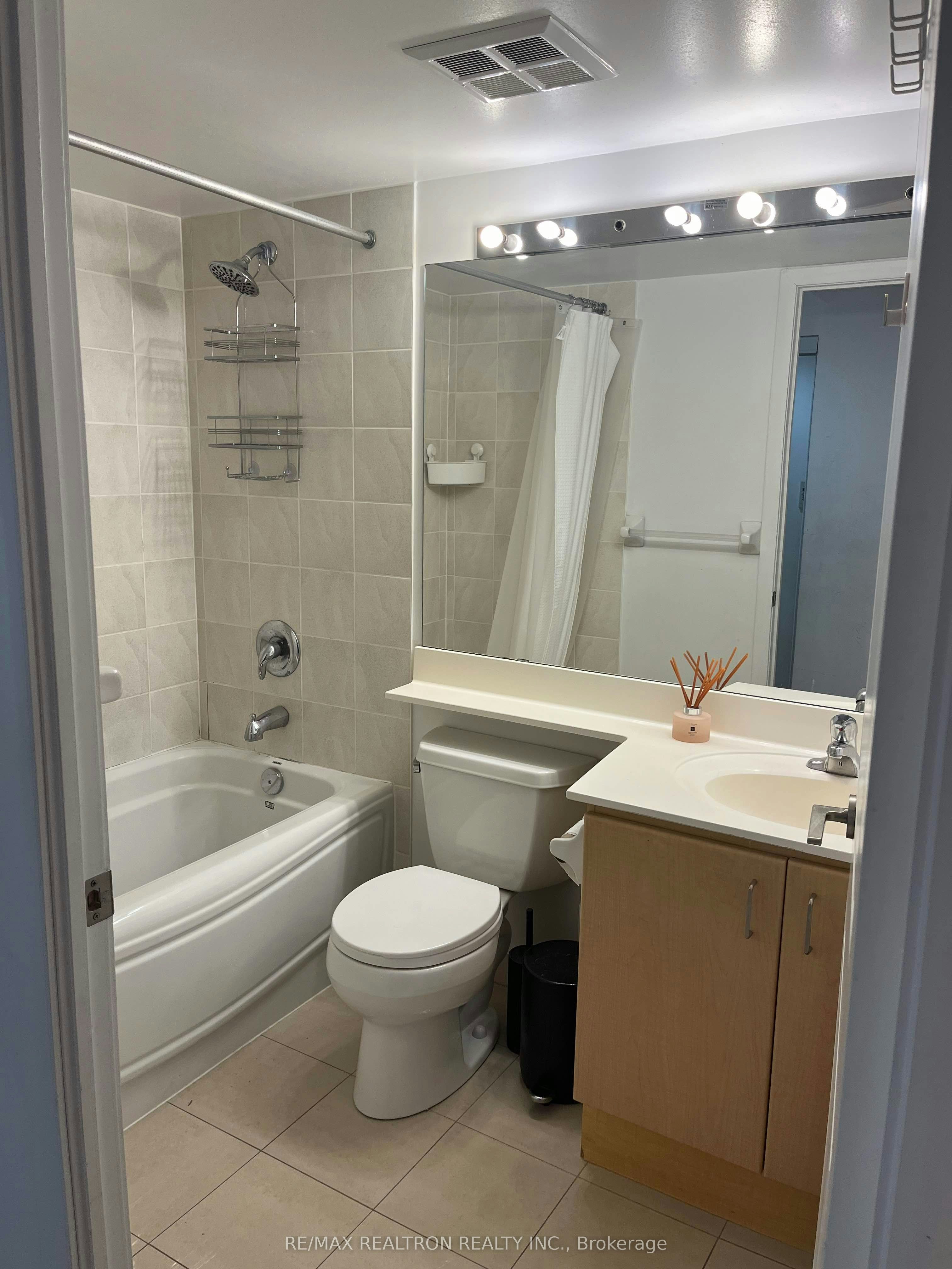909-4968 Yonge Street, Toronto, ON, M2N 7G9 - 12