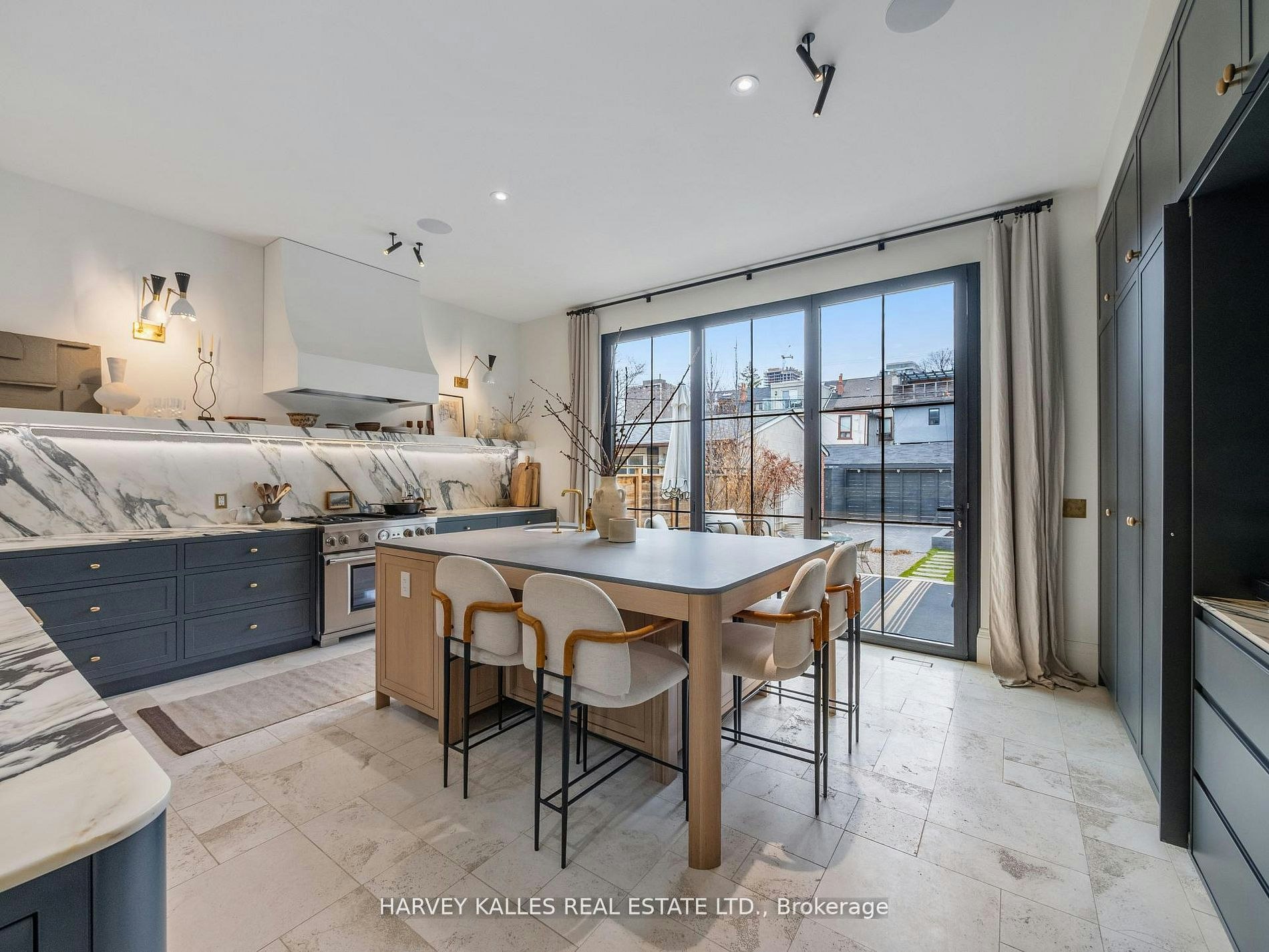 239 Borden Street, Toronto, ON, M5S 2N5 - 9