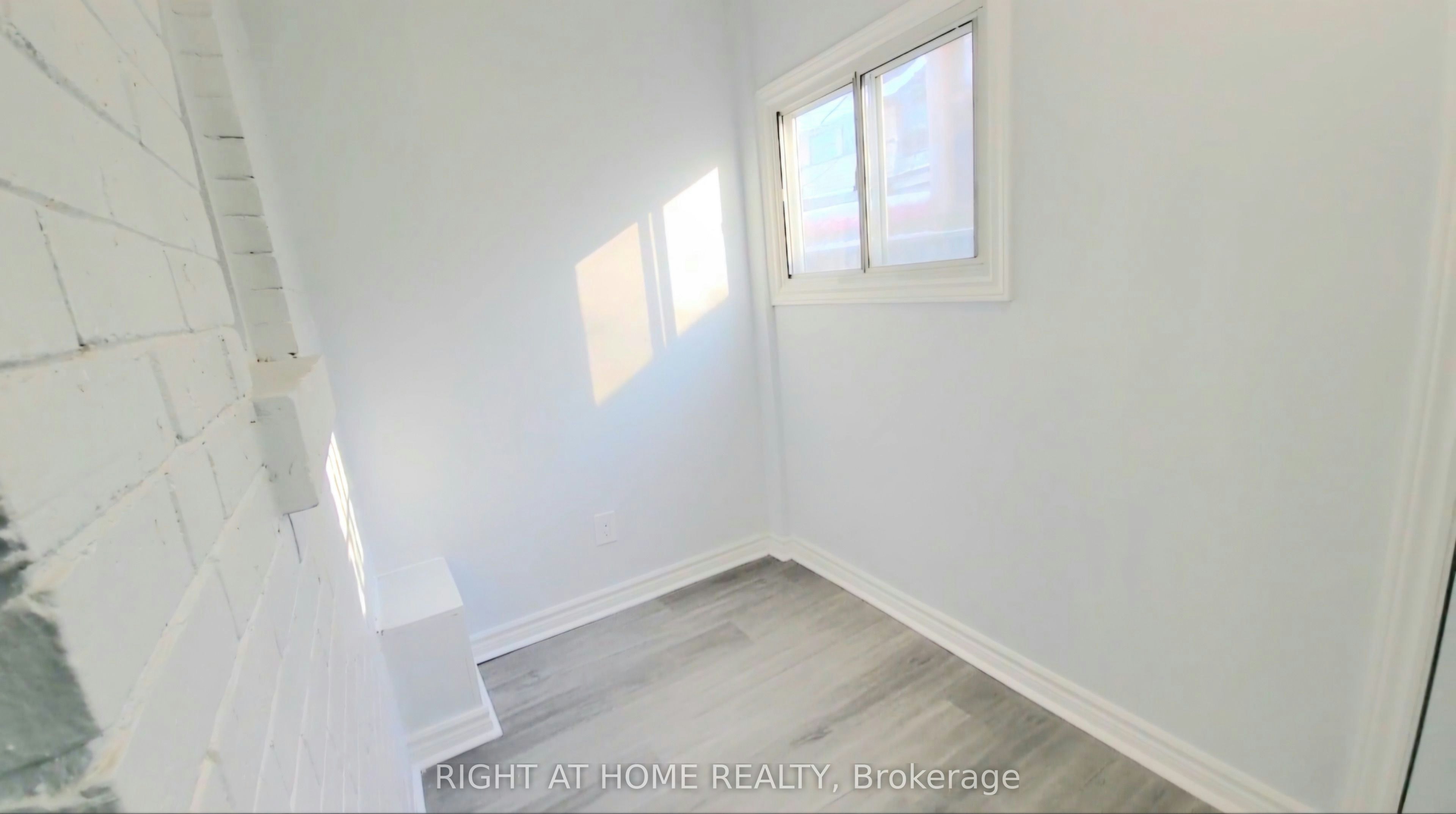 Main-23 Lumbervale Avenue, Toronto, ON, M6H 1C7 - 8
