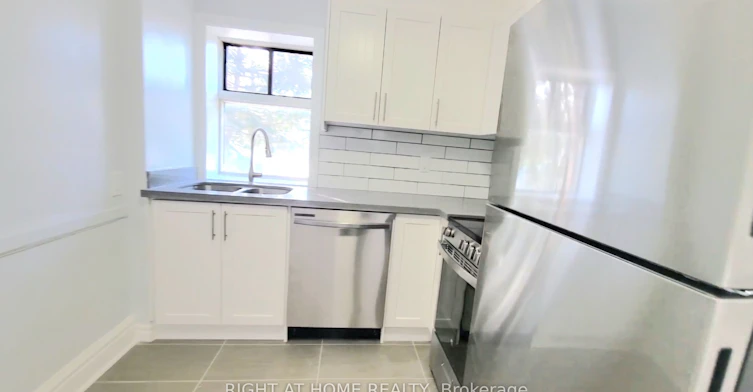 Main-23 Lumbervale Avenue, Toronto, ON, M6H 1C7 - 6