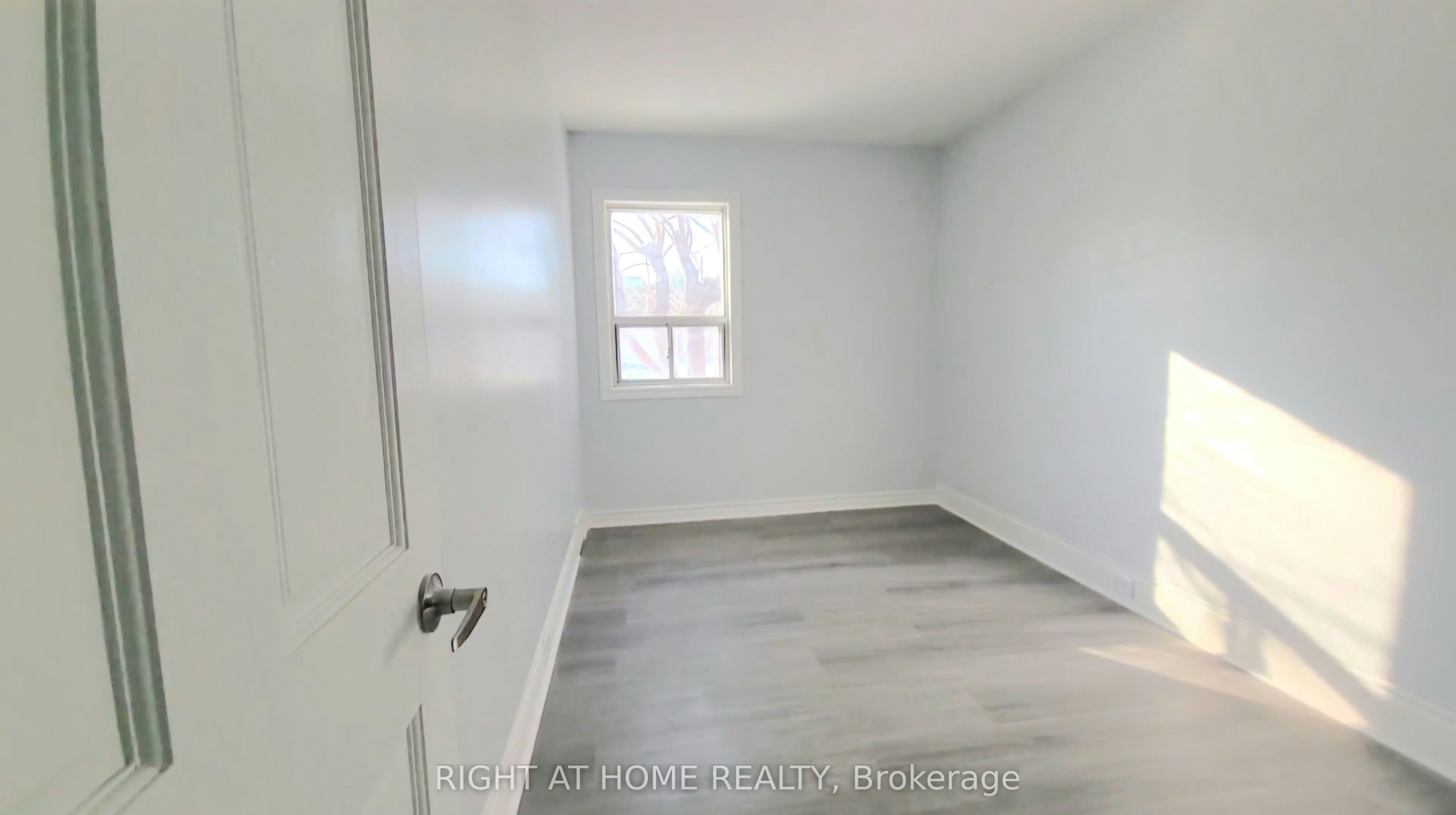 Main-23 Lumbervale Avenue, Toronto, ON, M6H 1C7 - 2