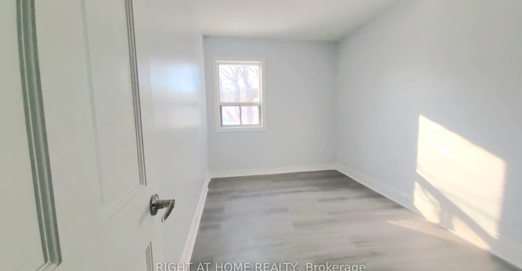 Main-23 Lumbervale Avenue, Toronto, ON, M6H 1C7 - 2
