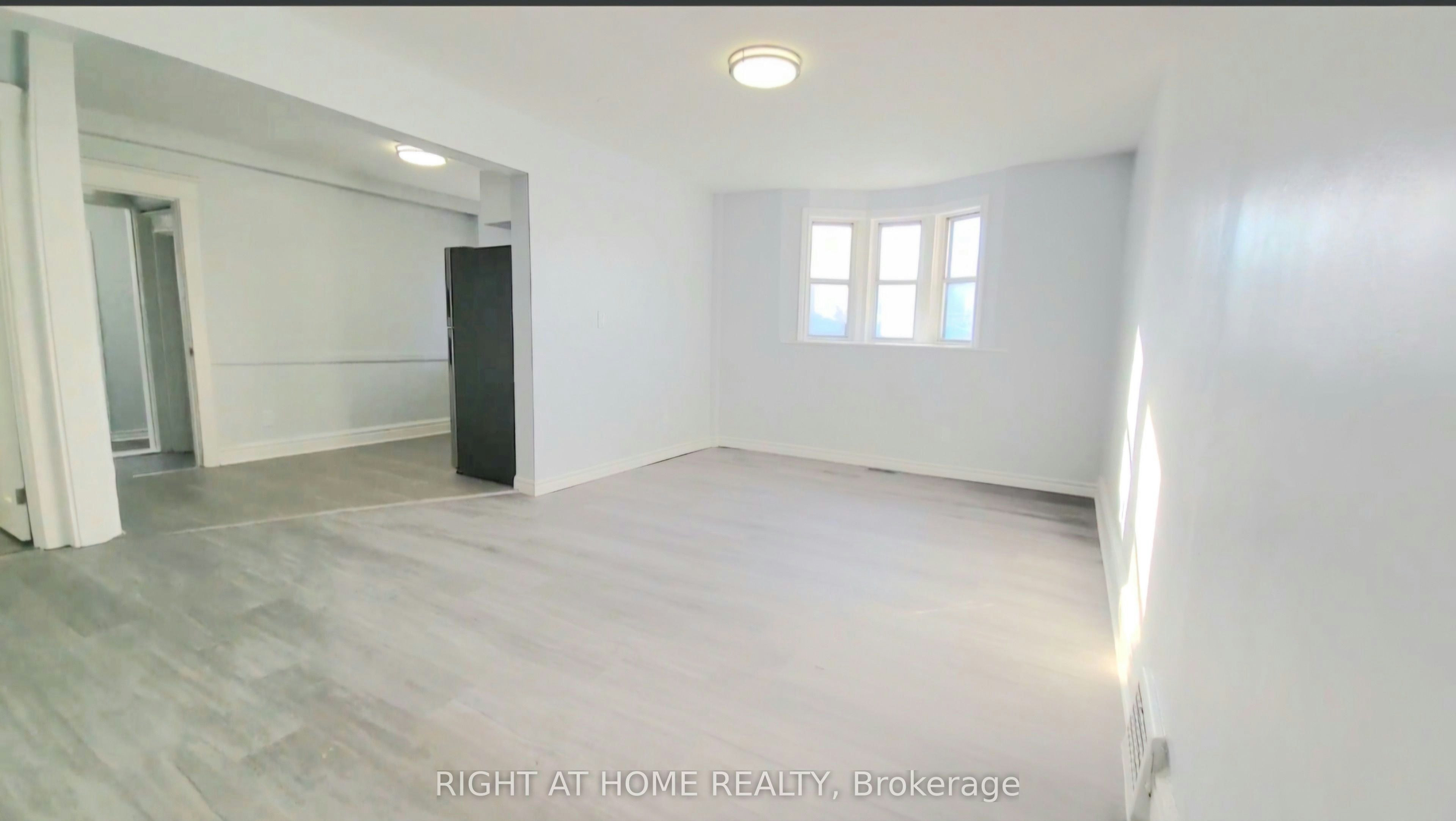 Main-23 Lumbervale Avenue, Toronto, ON, M6H 1C7 - 5