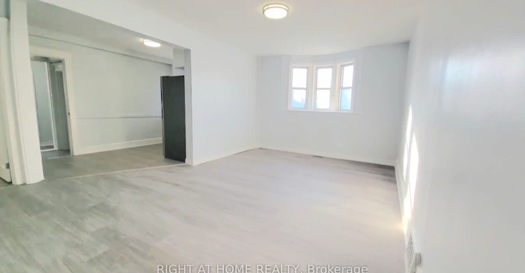 Main-23 Lumbervale Avenue, Toronto, ON, M6H 1C7 - 5