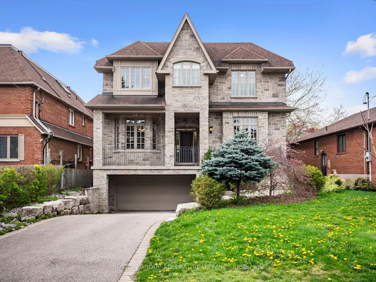 107 Frontenac Avenue, Toronto, ON, M5N 1Z8
