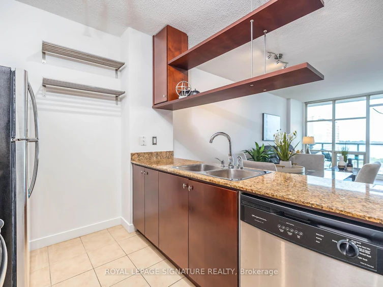 1611-10 Navy Wharf Court, Toronto, ON, M5V 3V2 - 9