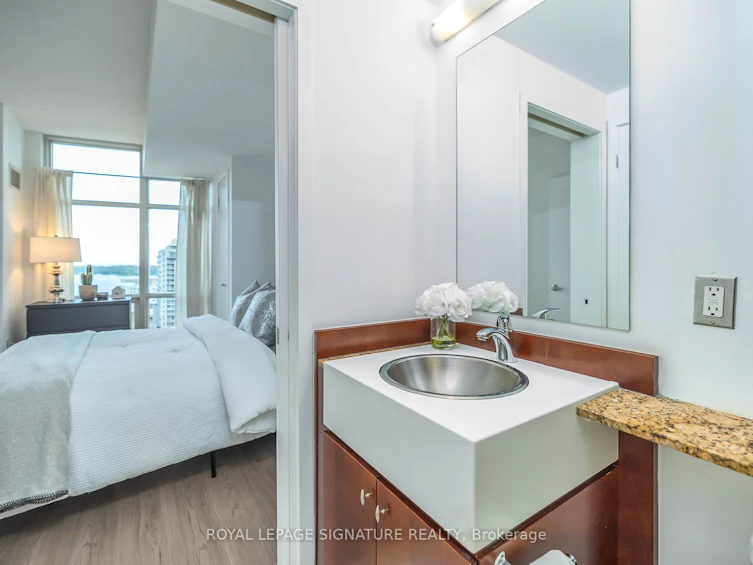 1611-10 Navy Wharf Court, Toronto, ON, M5V 3V2 - 19