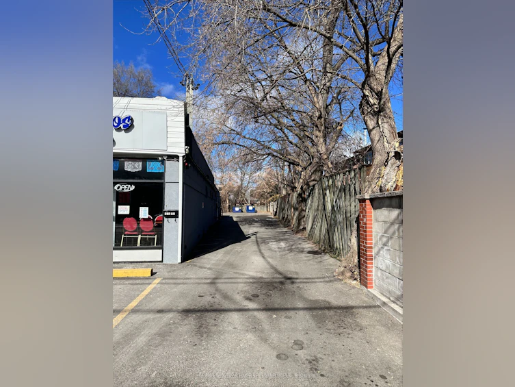 816 Sheppard Avenue W, Toronto, ON, M3H 2T1 - 4