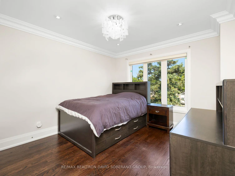 77 Waterloo Avenue, Toronto, ON, M3H 3Y3 - 23