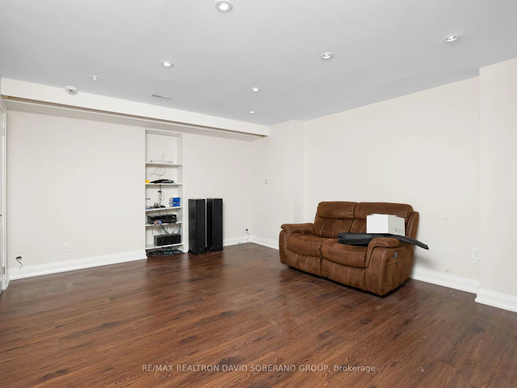 77 Waterloo Avenue, Toronto, ON, M3H 3Y3 - 31