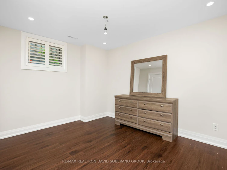 77 Waterloo Avenue, Toronto, ON, M3H 3Y3 - 32