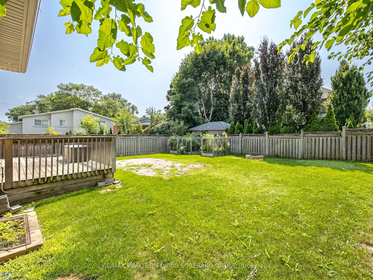 77 Waterloo Avenue, Toronto, ON, M3H 3Y3 - 36