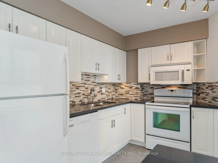 1406-260 Queens Quay W, Toronto, ON, M5J 2N3 - 5