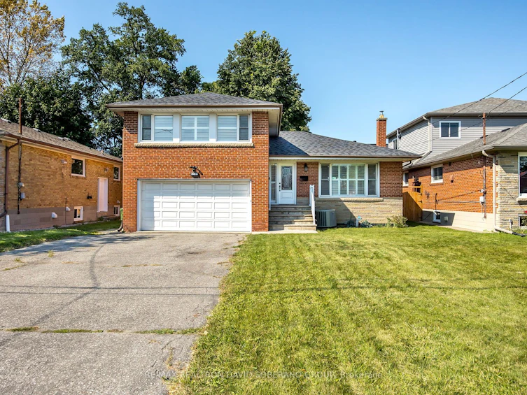 216 Searle Avenue, Toronto, ON, M3H 4B7