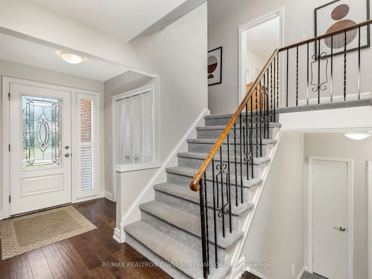 216 Searle Avenue, Toronto, ON, M3H 4B7 - 2