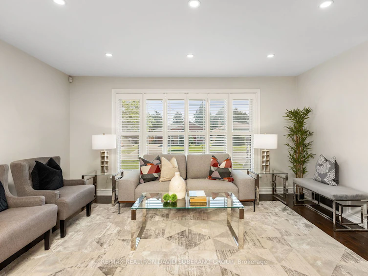216 Searle Avenue, Toronto, ON, M3H 4B7 - 4