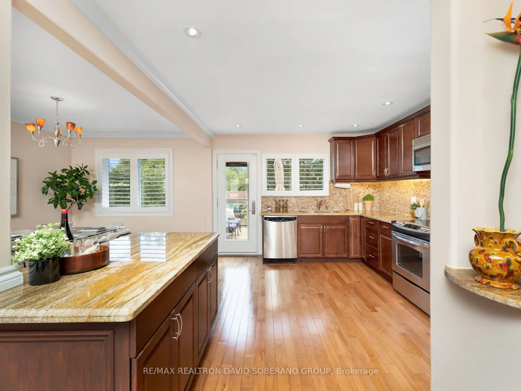 169 Kennard Avenue, Toronto, ON, M3H 4M8 - 7