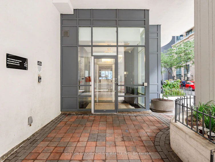 301-30 Hayden Street, Toronto, ON, M4Y 3B8 - 2
