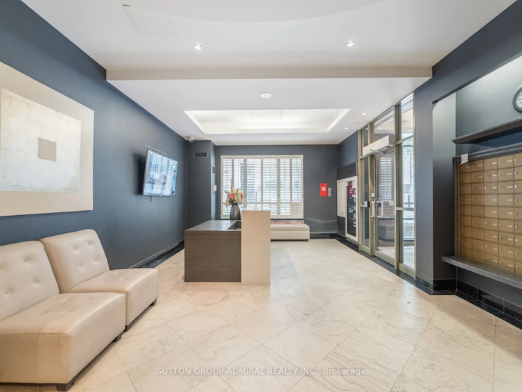 301-30 Hayden Street, Toronto, ON, M4Y 3B8 - 3