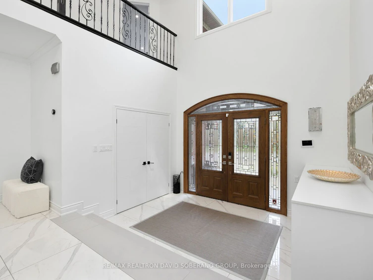 13 Ambassador Place, Toronto, ON, M3H 5Z9 - 2
