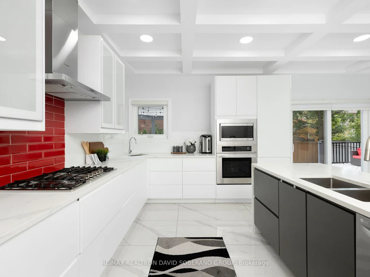 13 Ambassador Place, Toronto, ON, M3H 5Z9 - 6