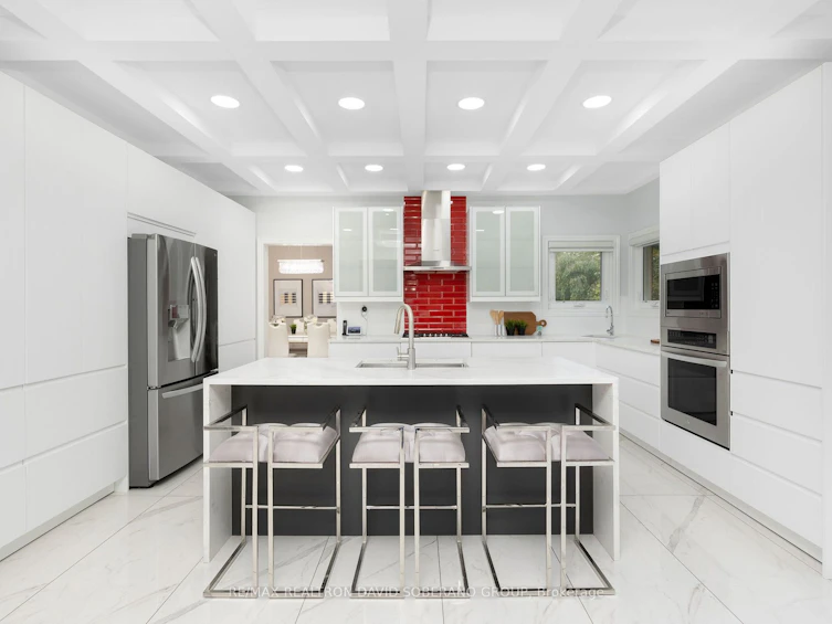 13 Ambassador Place, Toronto, ON, M3H 5Z9 - 8