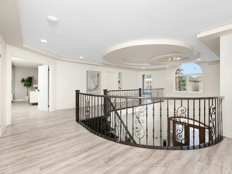 13 Ambassador Place, Toronto, ON, M3H 5Z9 - 17