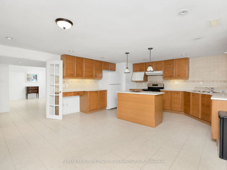 13 Ambassador Place, Toronto, ON, M3H 5Z9 - 28