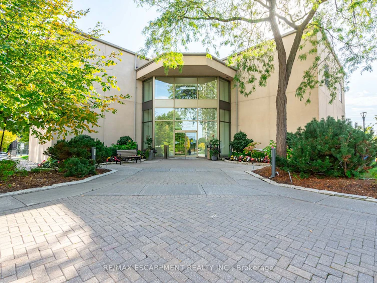 810-2261 Lake Shore Boulevard, Toronto, ON, M8V 3X1 - 2