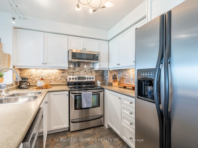 810-2261 Lake Shore Boulevard, Toronto, ON, M8V 3X1 - 8